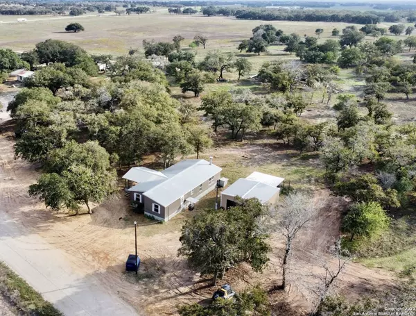 Stockdale, TX 78160,5695 County Road 434