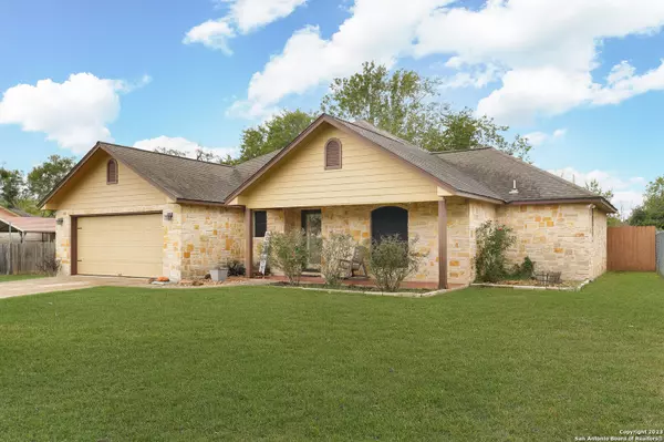 Floresville, TX 78114-1625,435 4TH ST