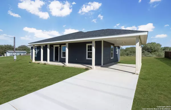 Pearsall, TX 78061,1017 Leona St