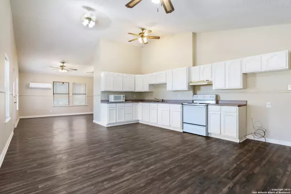 Lacoste, TX 78039,15812 Buchel St