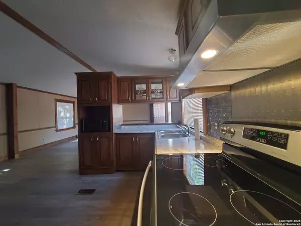 Ingram, TX 78025,138 Grey Moss Ct