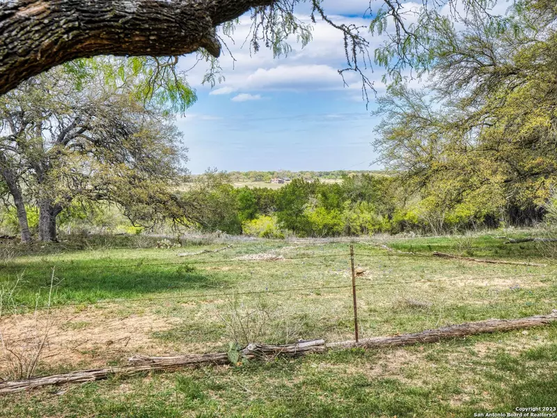 1285 MISSION VALLEY RD, New Braunfels, TX 78132-3621