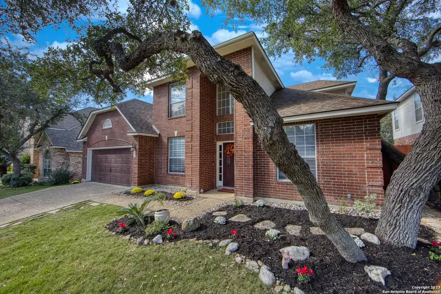 10 SPRING LAKE DR, San Antonio, TX 78248-2434