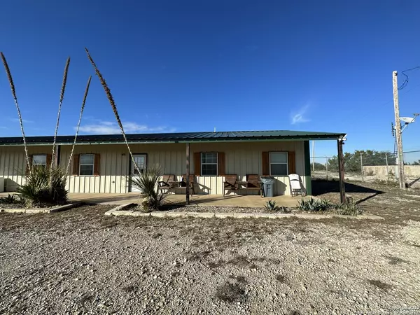 Brackettville, TX 78832,1520 rm 3008