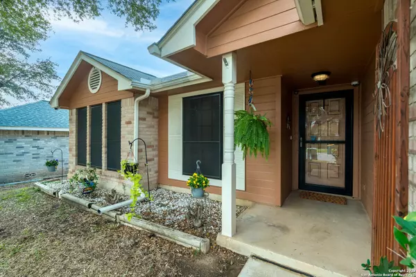 Live Oak, TX 78233,7809 Forest Path