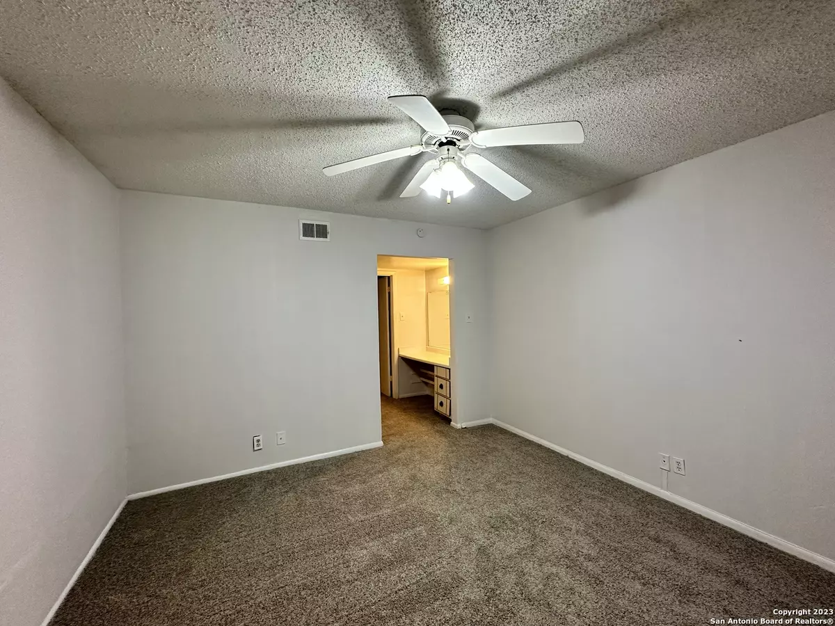 San Antonio, TX 78229-4746,6611 SOUTHPOINT ST UNIT 113