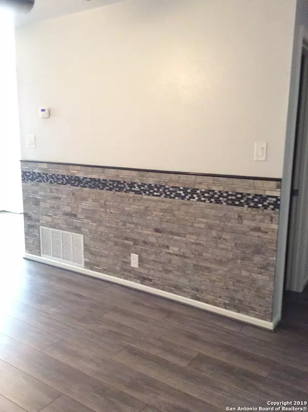 San Antonio, TX 78217,10549 Starcrest Dr UNIT UPPER LEFT