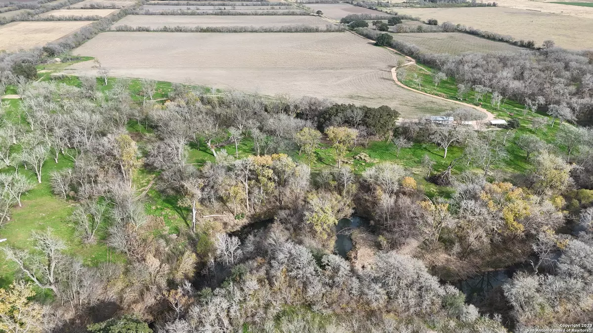 La Vernia, TX 78121,456 Gleitz Ln