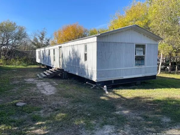 Natalia, TX 78059,517 AUBREY ST