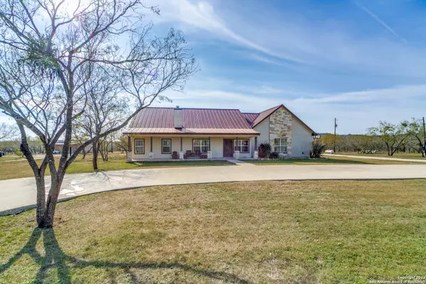 Hondo, TX 78861-6559,662 COUNTY ROAD 367