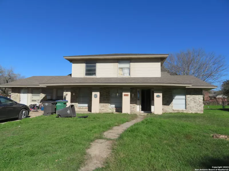 4303 FOREST GREEN ST, San Antonio, TX 78222-3702