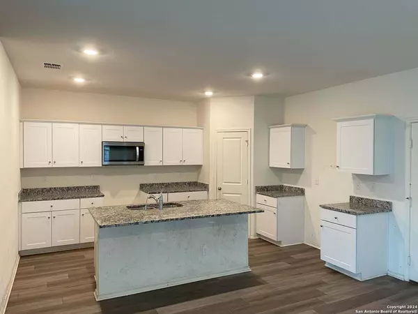San Antonio, TX 78245-4094,5011 CASSIOPEIA
