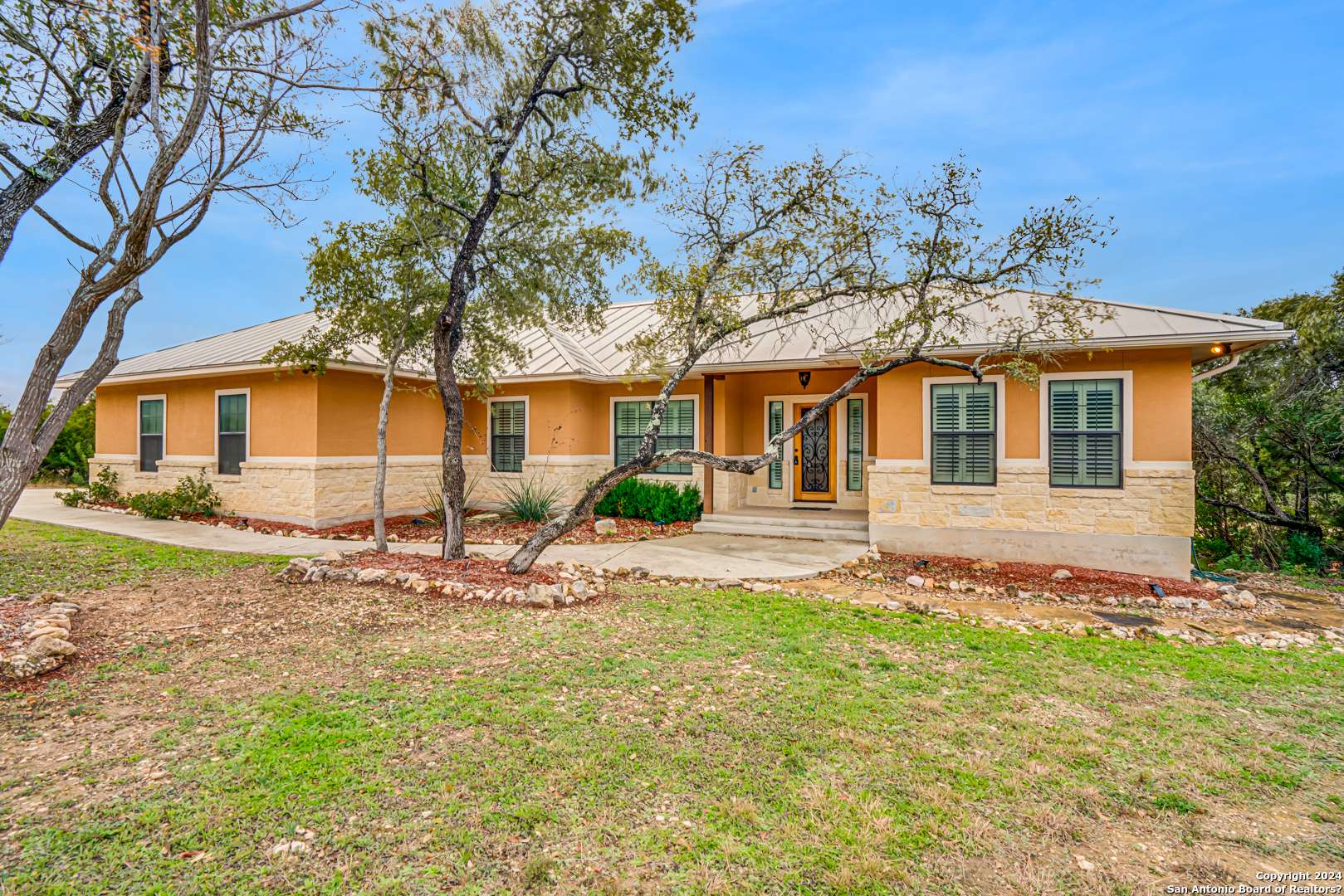 148 Private Road 1712, Mico, TX 78056