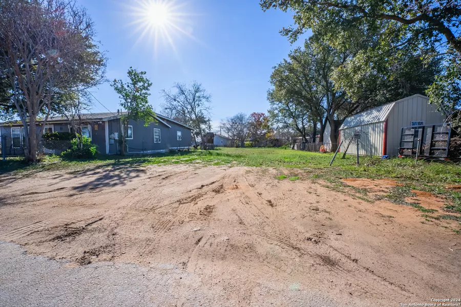 7988 5TH ST, Somerset, TX 78069-4554