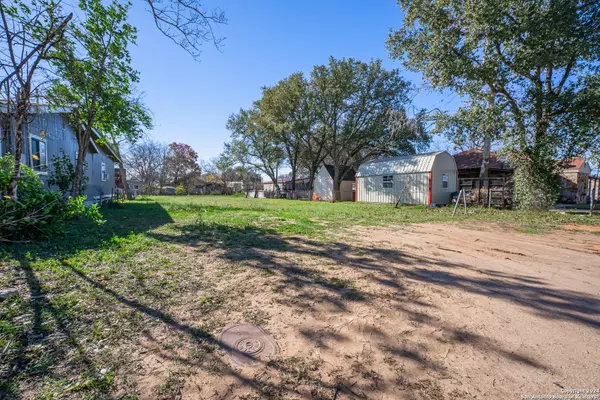 Somerset, TX 78069-4554,7988 5TH ST