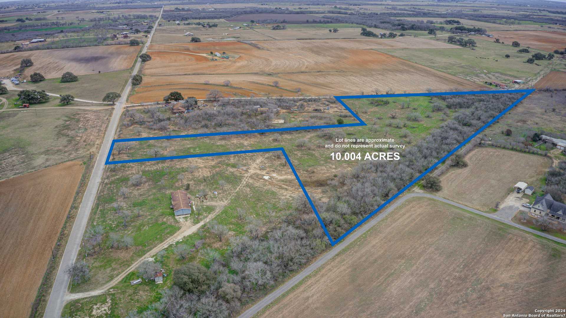 438 County Road 347, La Vernia, TX 78121