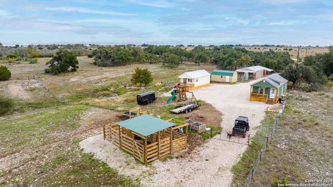 1251 Jung Rd, Harper, TX 78631