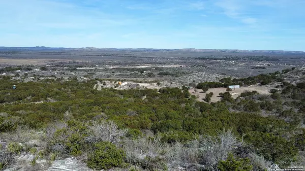 Uvalde, TX 78801,977 Private Road 2440
