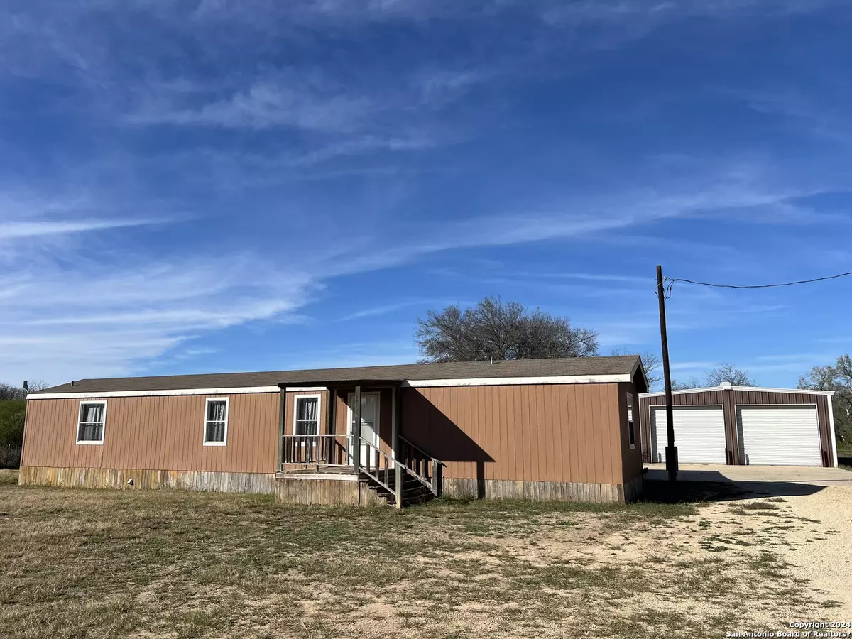 Sabinal, TX 78881,599 CR 318