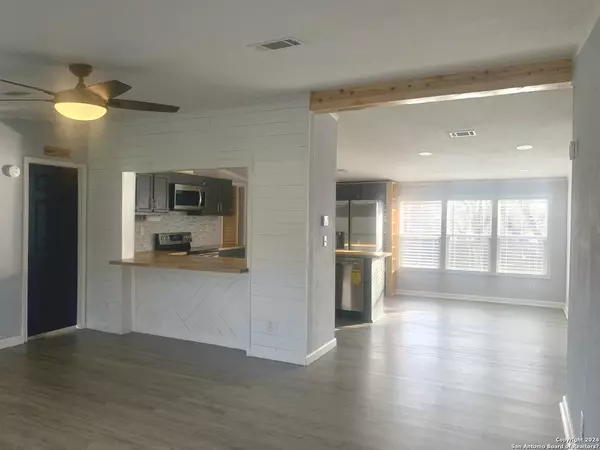 Castroville, TX 78009,113 County Road 5631