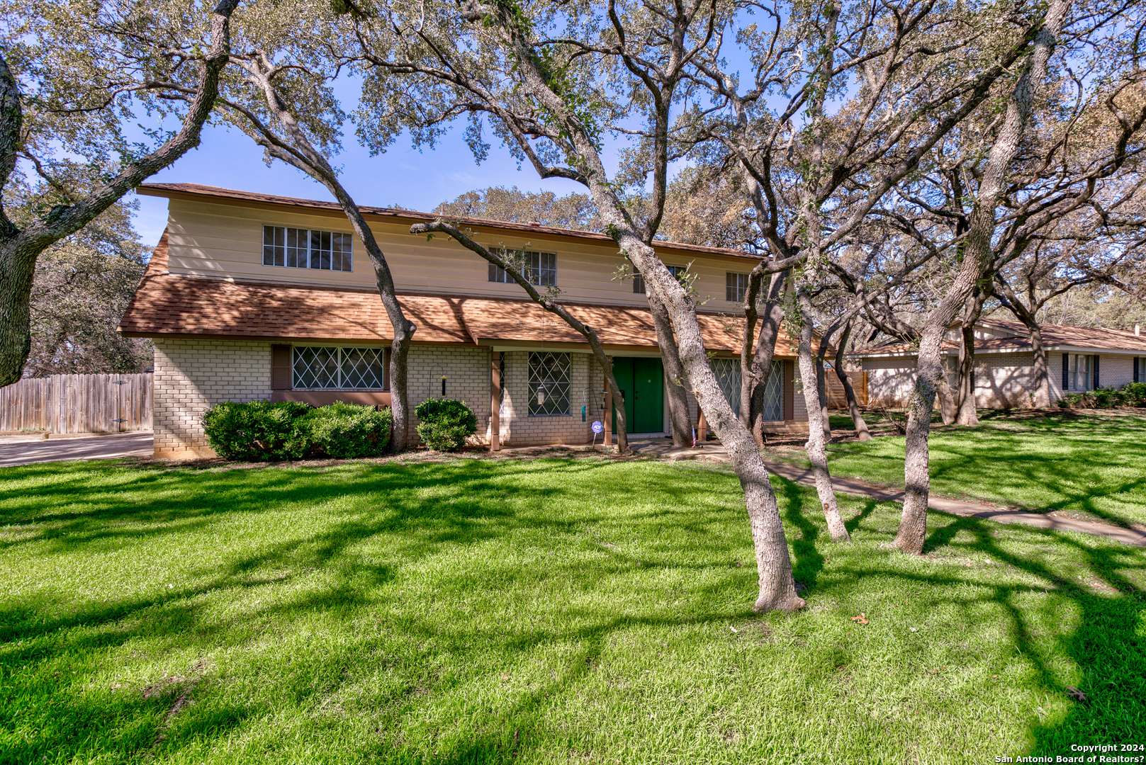 Hollywood Park, TX 78232-1320,119 WILLIAM CLASSEN DR