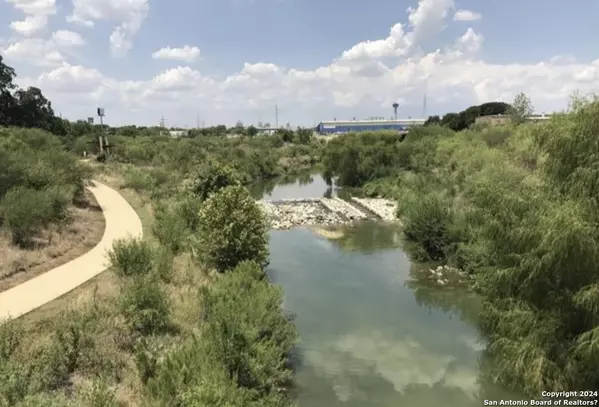 103W MITCHELL ST, San Antonio, TX 78204-2351