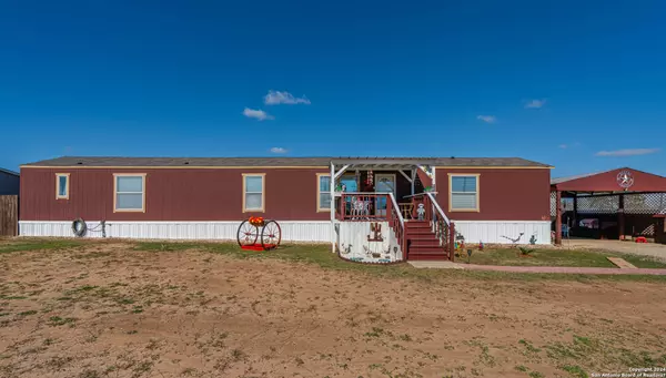 Pleasanton, TX 78064-4556,405 MARAVILLAS DR