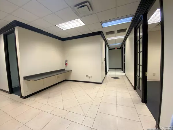 San Antonio, TX 78258-4130,18720 STONE OAK PKWY UNIT 208