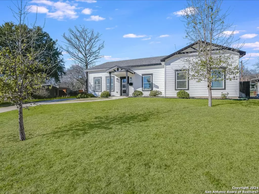 Terrell Hills, TX 78209-6032,237 LYMAN DR