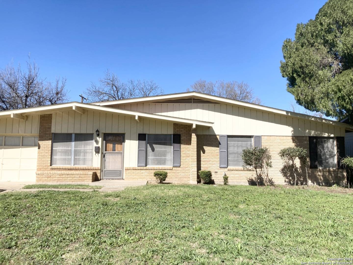 4631 LAKEWOOD DR, San Antonio, TX 78220-4715