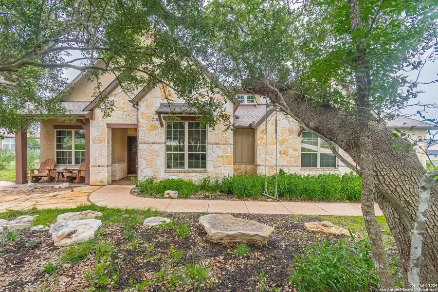 1123 GLEN WOOD DR, New Braunfels, TX 78132-5241