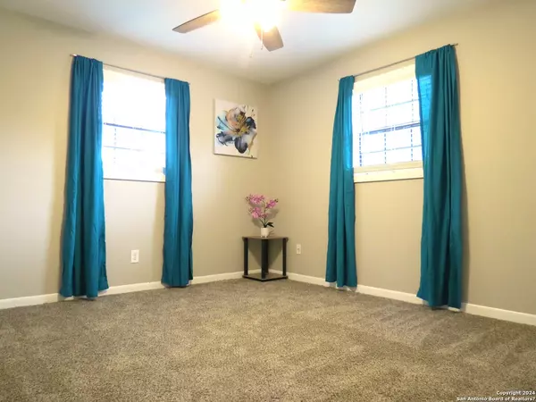 Spring Branch, TX 78070-4539,1370 COVERED WAGON