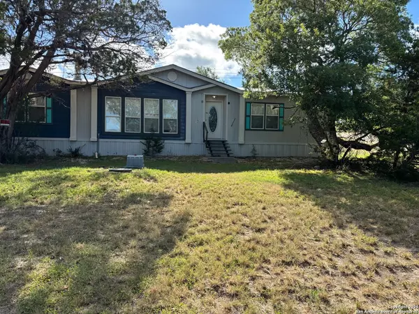 Kerrville, TX 78028,102 Robin Hill View
