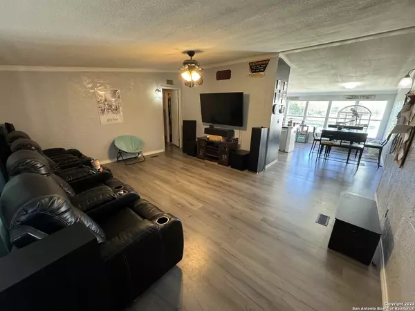 Castroville, TX 78009-2126,209 COUNTY ROAD 5720