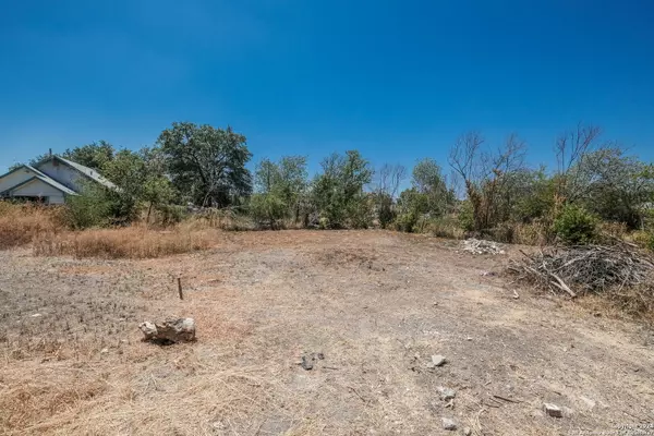 San Antonio, TX 78207,208 Henry St