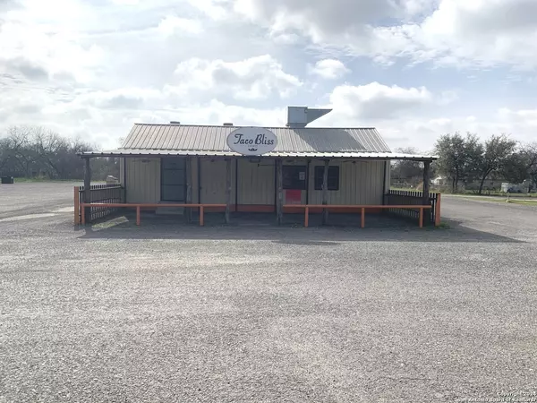 Uvalde, TX 78801,731 MAIN ST