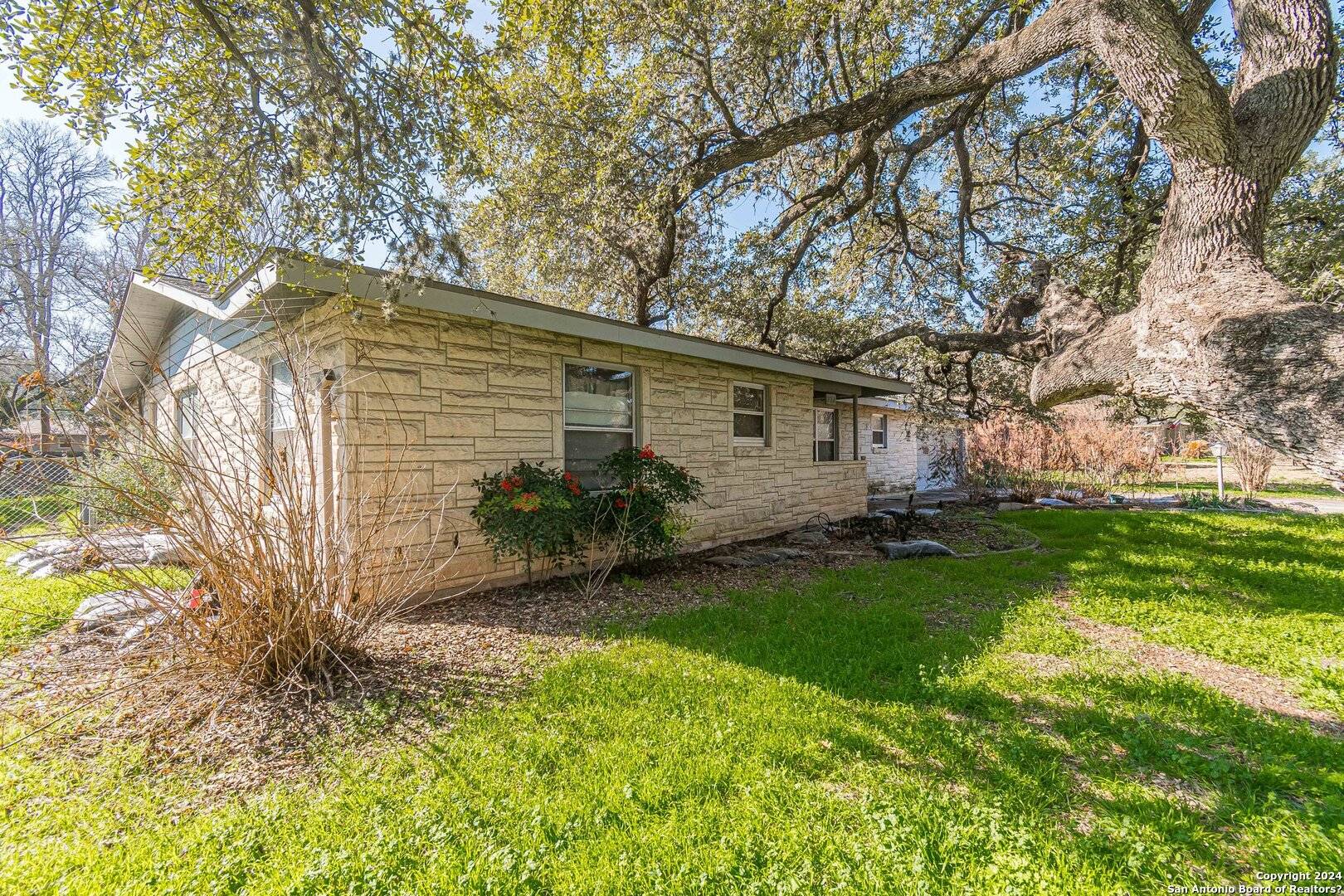 San Antonio, TX 78209-2350,222 WYNDALE ST