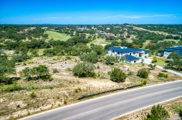 16 Clubs Dr, Boerne, TX 78006