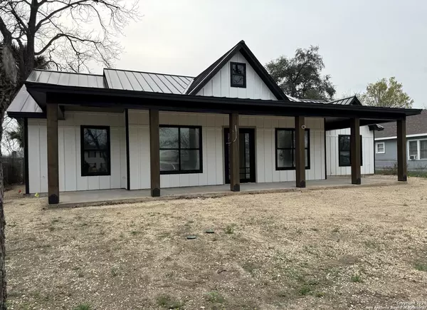Uvalde, TX 78801-4301,747 Getty St