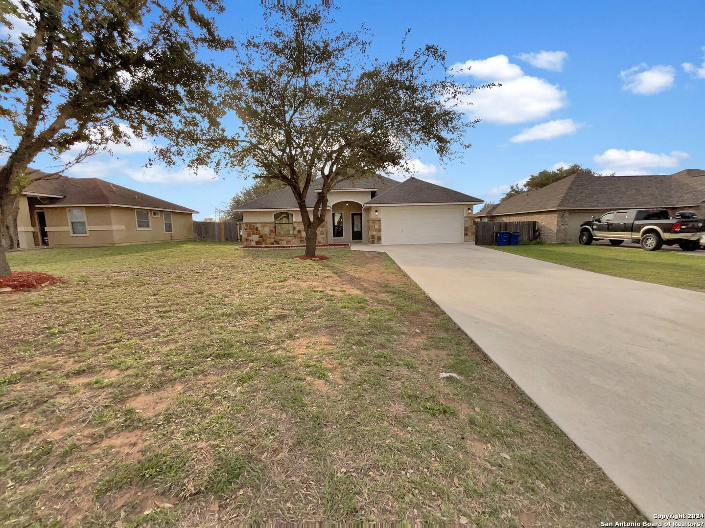 Pleasanton, TX 78064,327 Bunker Hill St