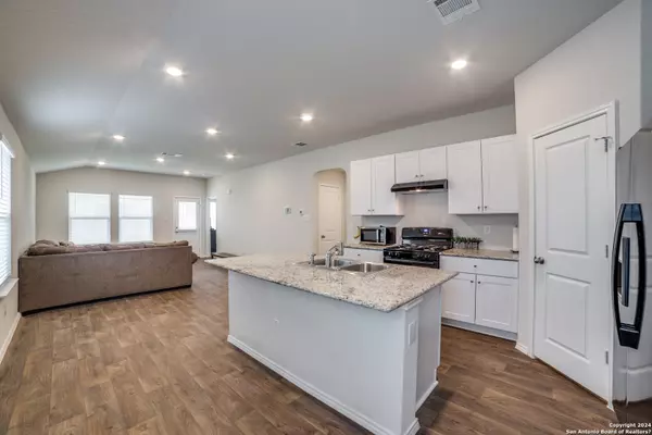 San Antonio, TX 78245-4254,12131 SAMPSON CRK
