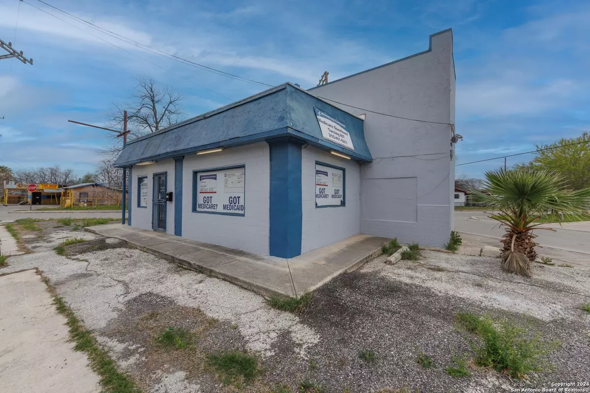 San Antonio, TX 78211-2976,930 NEW LAREDO HWY