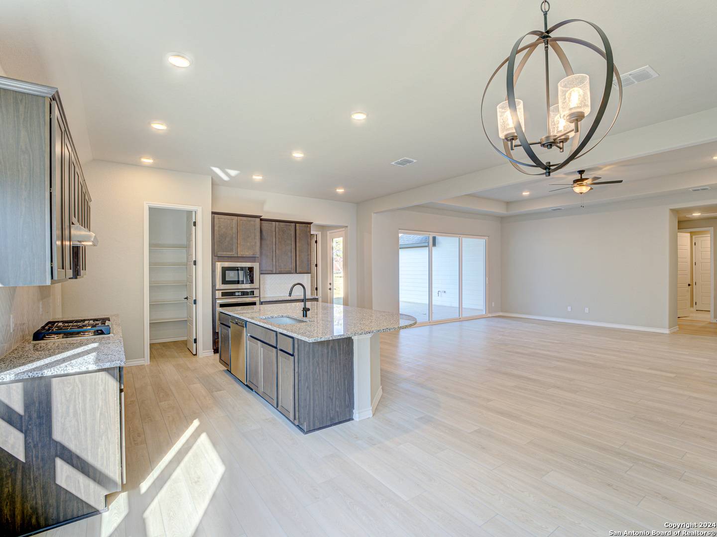 Castroville, TX 78009,534 Englewood Lane