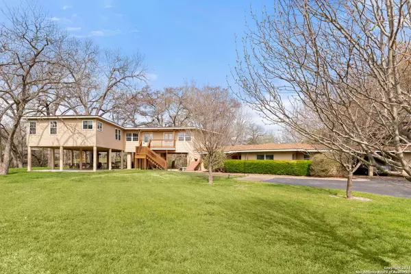 Seguin, TX 78155,392 Guadalupe River Dr