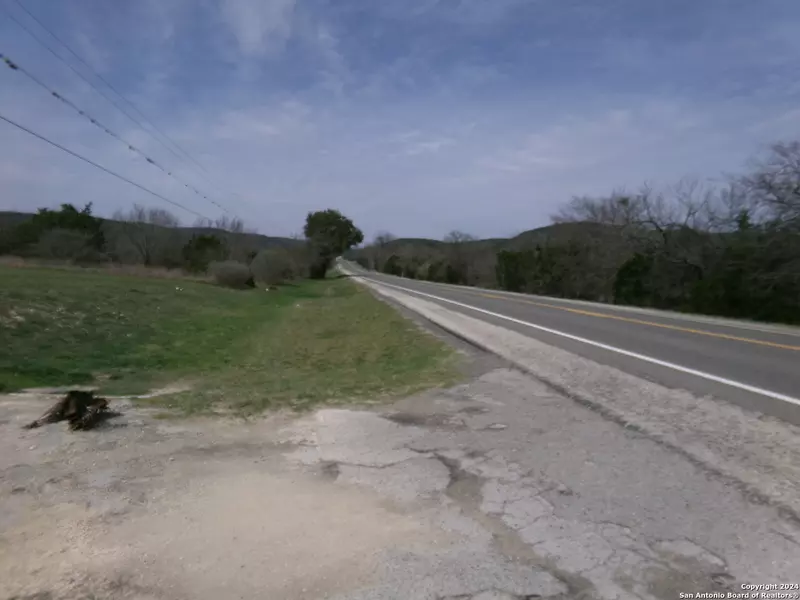 28387 Hwy 83, Uvalde, TX 78801