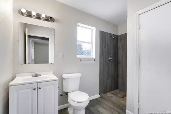 378 PETALUMA BLVD San Antonio, TX 78221-3351