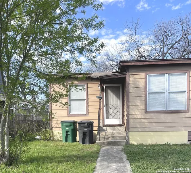 529 WALTON AVE, San Antonio, TX 78225-1459