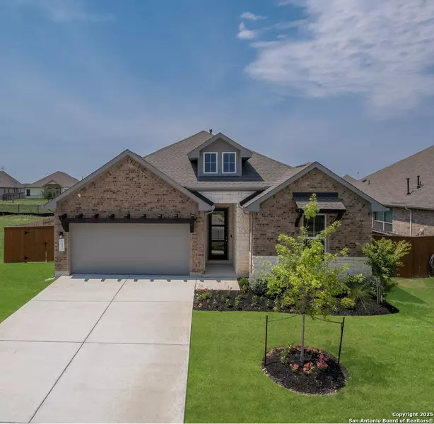 453 Foxtail Valley, Cibolo, TX 78108-3052