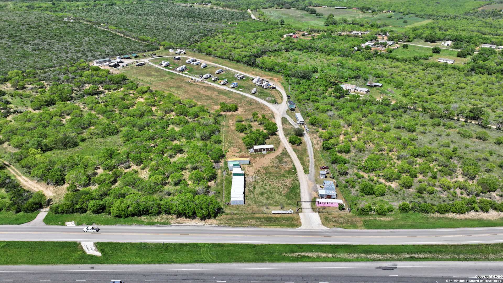 Moore, TX 78057,12475 IH 35