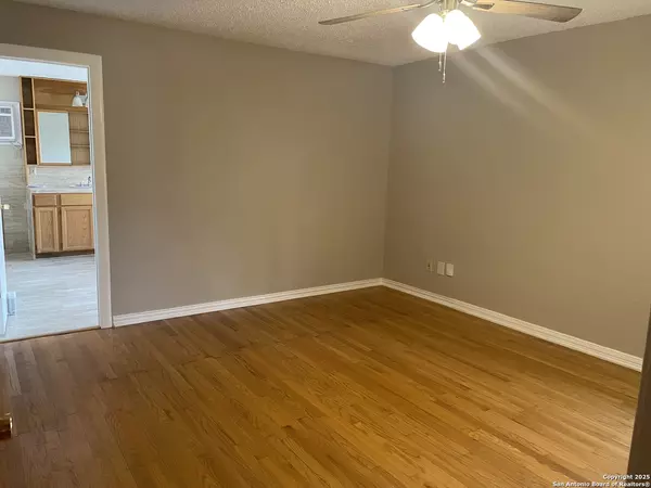 San Antonio, TX 78213,411 Future Dr.